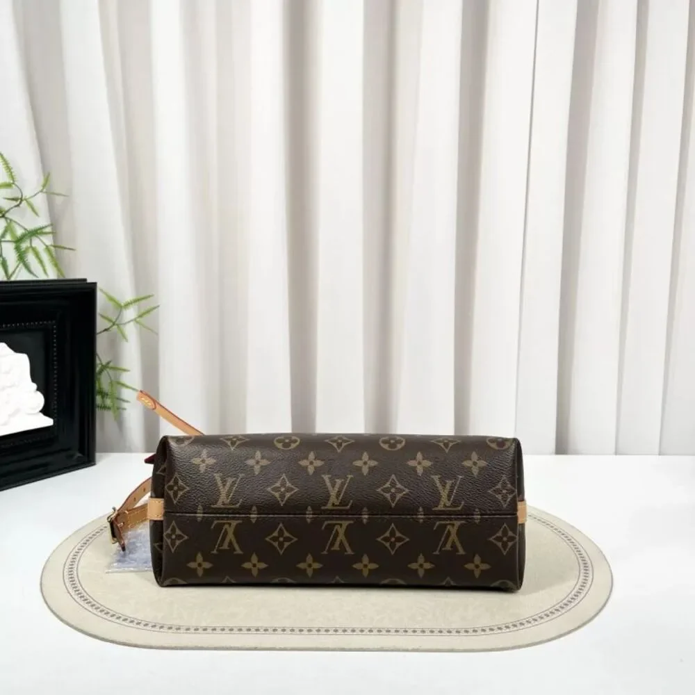 Louis Vuitton Women Pre-Loved Bag Very Good Condition